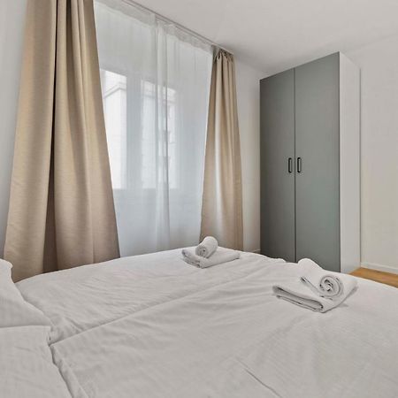 2 Bedroom Apt Steps To Nivy Station Bratislava Dış mekan fotoğraf