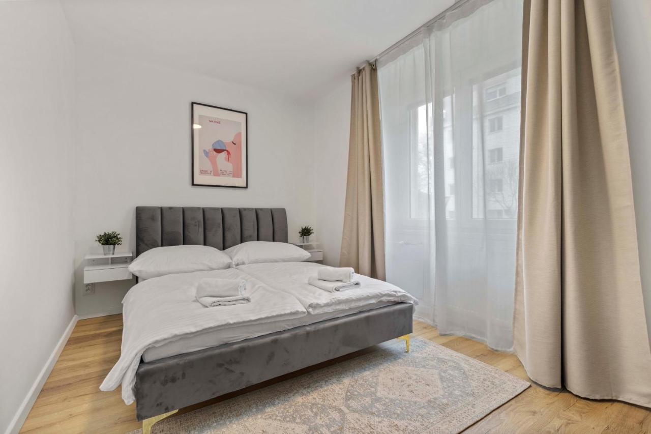 2 Bedroom Apt Steps To Nivy Station Bratislava Dış mekan fotoğraf