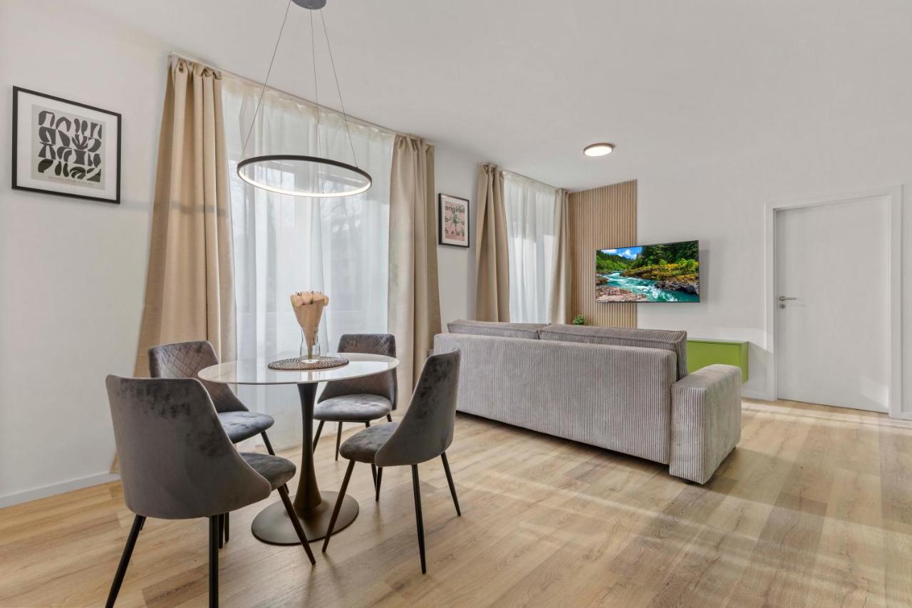 2 Bedroom Apt Steps To Nivy Station Bratislava Dış mekan fotoğraf