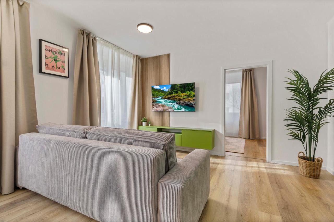 2 Bedroom Apt Steps To Nivy Station Bratislava Dış mekan fotoğraf